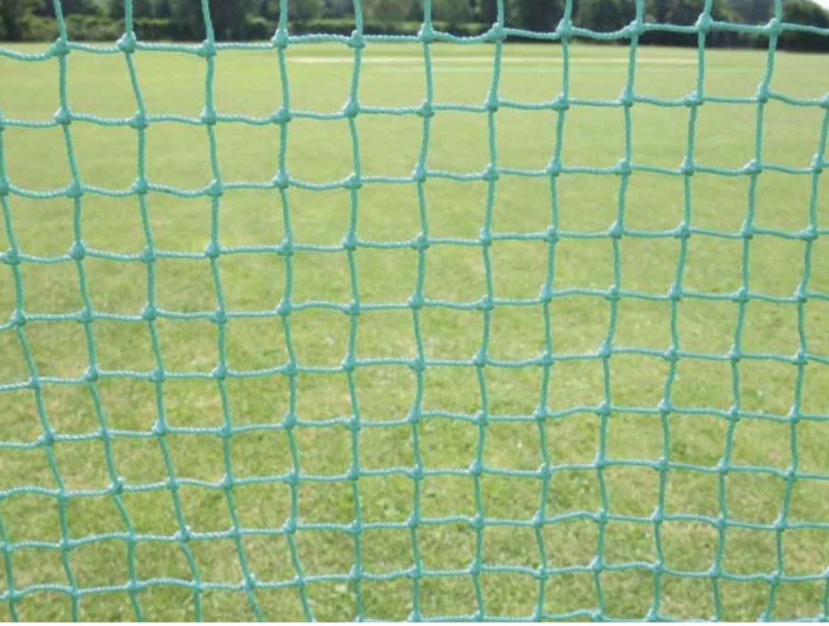 Green golf practice enclosure netting
