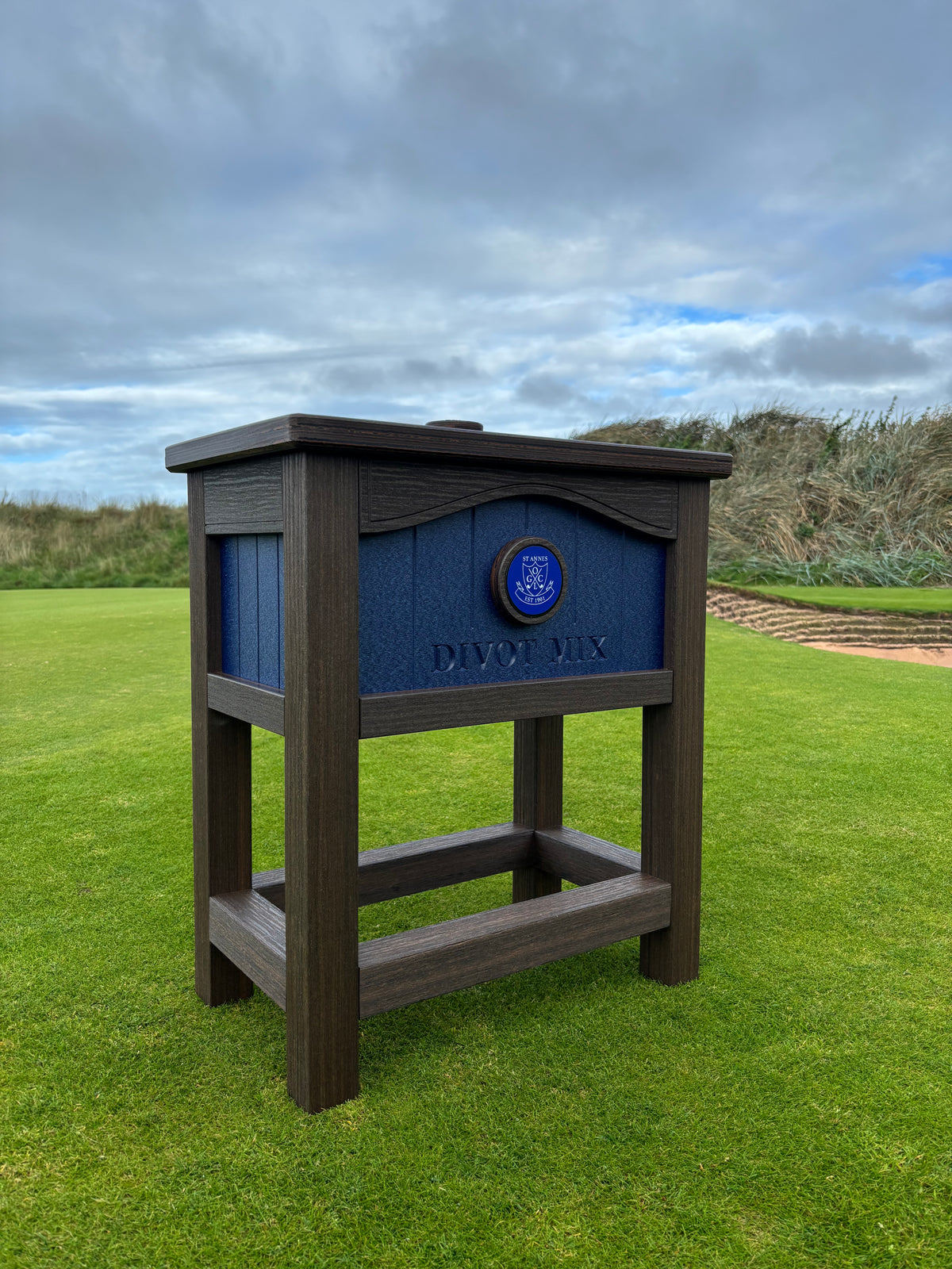 Divot box on a golf course tee